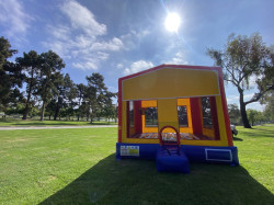 IMG 9184 1744836937 15' Classic Bounce House